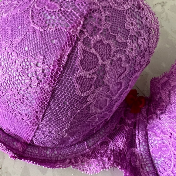 NWOT tags. Victoria’s Secret bra. 34D. - Picture 3 of 4